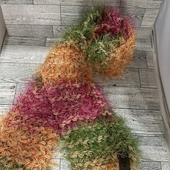 Handmade multicolored fuzzy warm knitted winter scarf - Picture 4 of 4